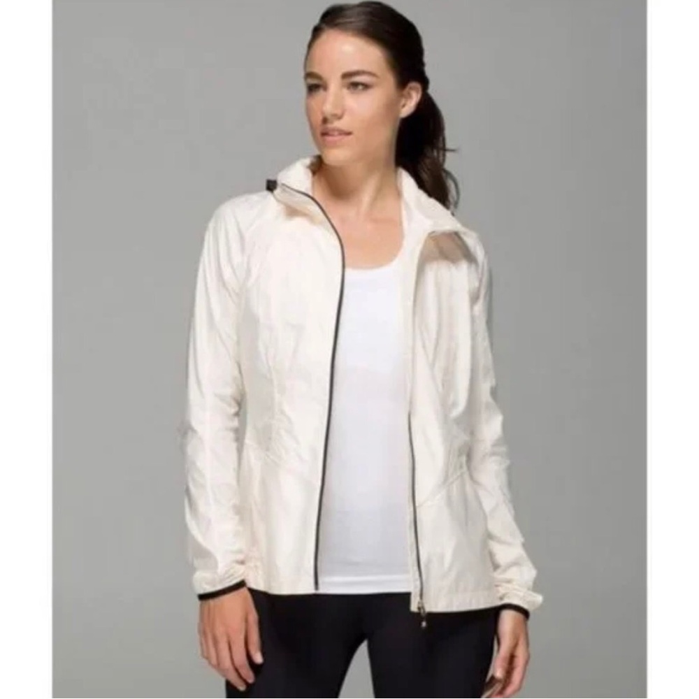 Lululemon Full Zip Packable Jacket Beige Hooded Lightweight Athletic Sz 4.